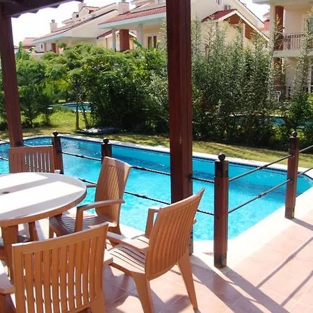 Oasis Holiday Bungalows Hotel de apartamente *