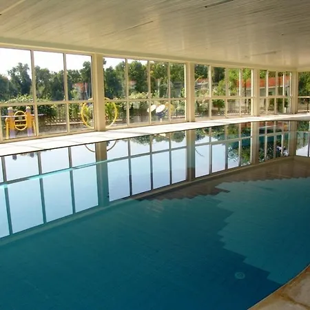 Oasis Holiday Bungalows Hotel de apartamente *