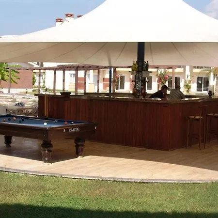 Oasis Holiday Bungalows Hotel de apartamente